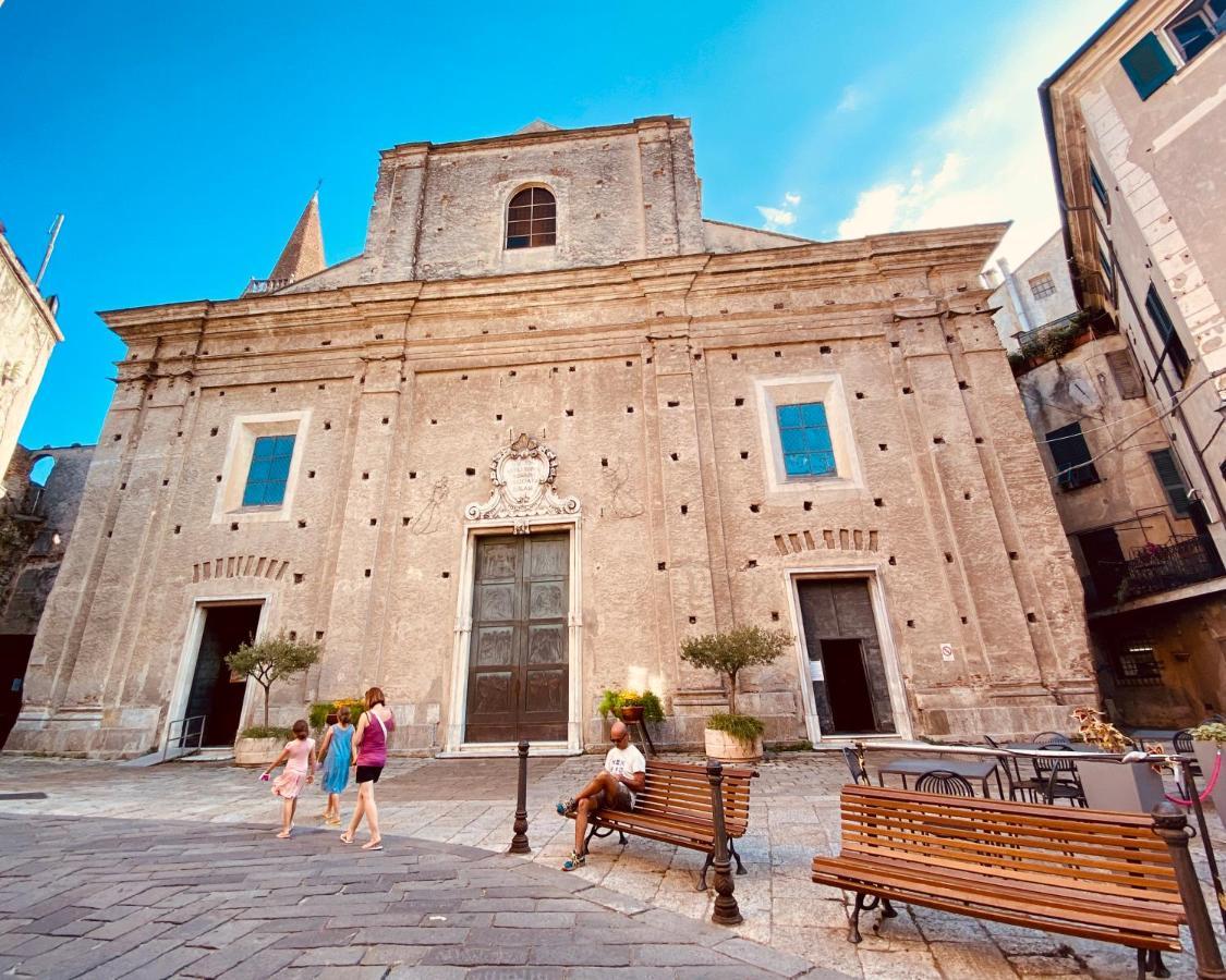 Апартаменты Hostdomus - Bilocale Sul Borgo Финале Лигуре Экстерьер фото