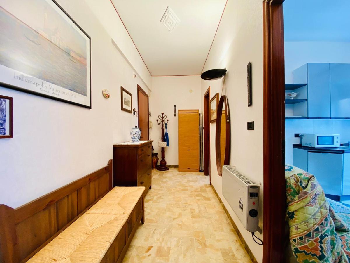 Апартаменты Hostdomus - Bilocale Sul Borgo Финале Лигуре Экстерьер фото
