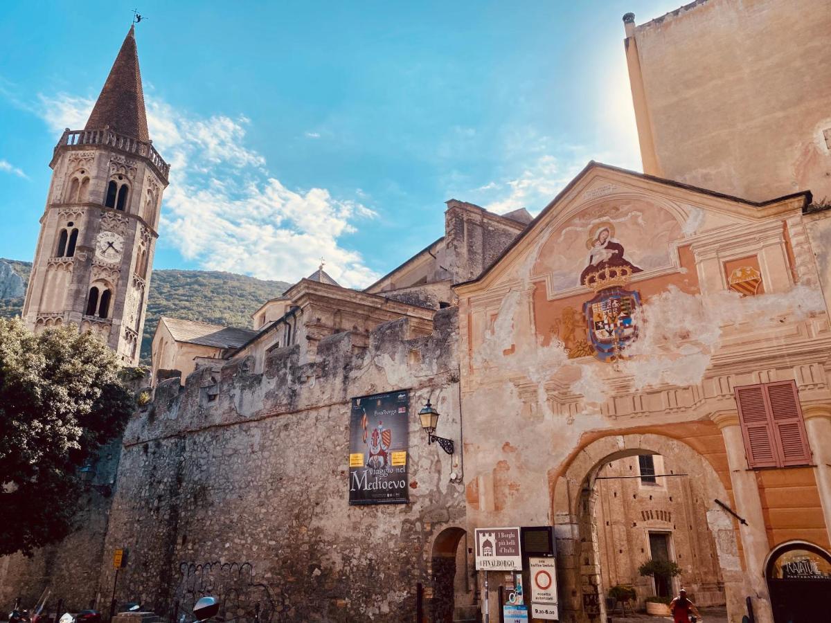 Апартаменты Hostdomus - Bilocale Sul Borgo Финале Лигуре Экстерьер фото